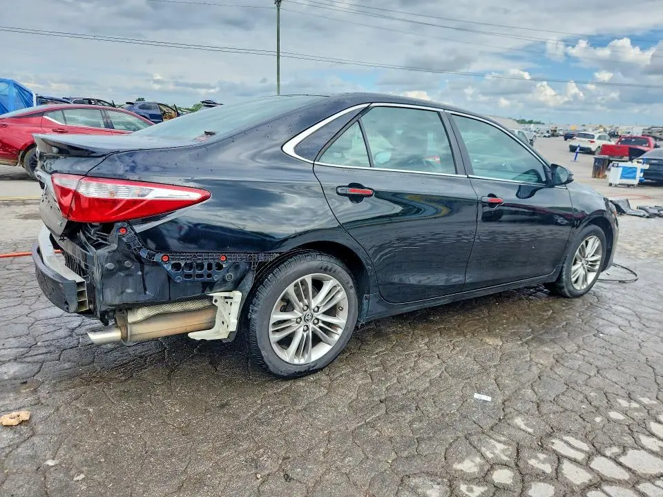 2016 TOYOTA CAMRY SE  