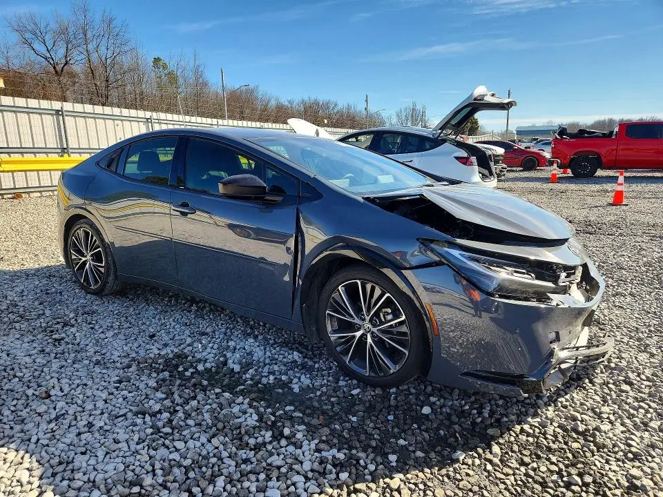 2024 TOYOTA PRIUS XLE  