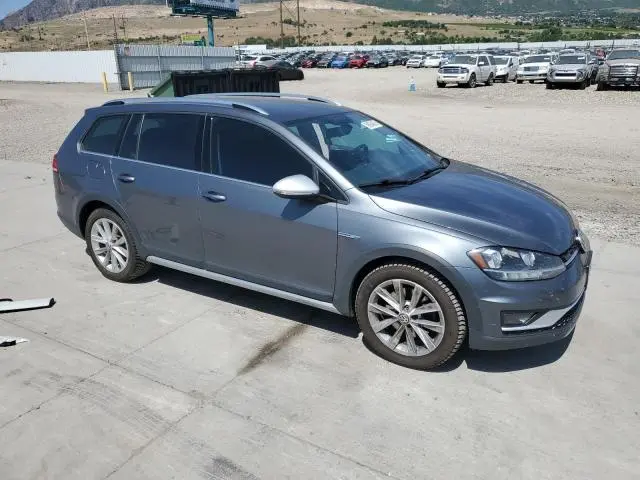 2019 VOLKSWAGEN GOLF ALLTRACK S  