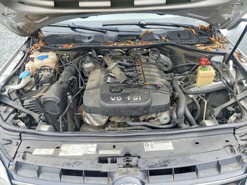 2013 VOLKSWAGEN TOUAREG V6  