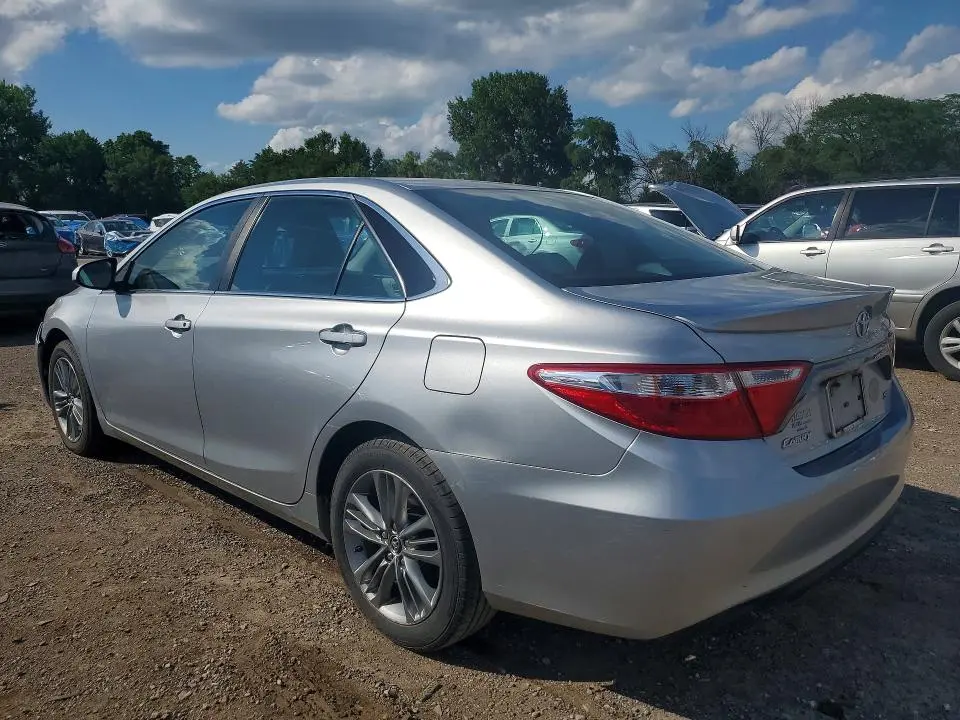 2015 TOYOTA CAMRY SE  