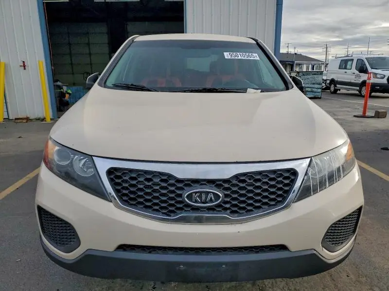 2011 KIA SORENTO BASE  