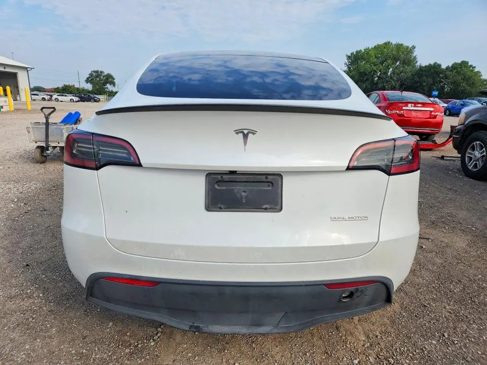 2024 TESLA MODEL Y   