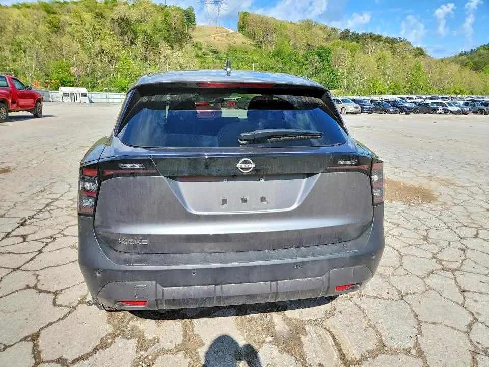 2025 NISSAN KICKS SV  