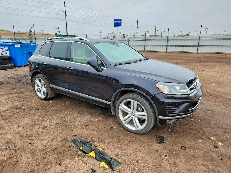 2017 VOLKSWAGEN TOUAREG EXECUTIVE  