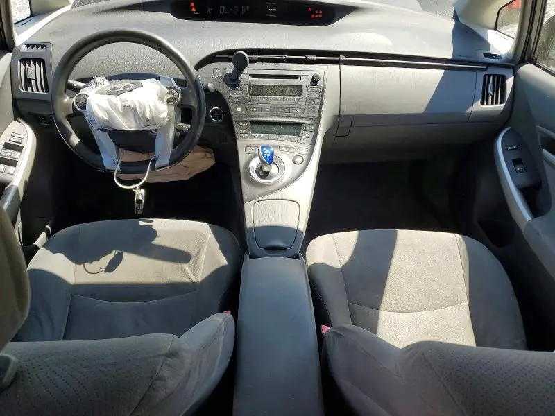 2010 TOYOTA PRIUS III  