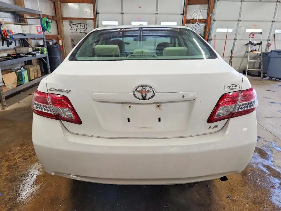 2011 TOYOTA CAMRY LE  