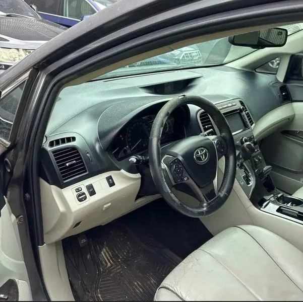 2013 TOYOTA VENZA XLE  