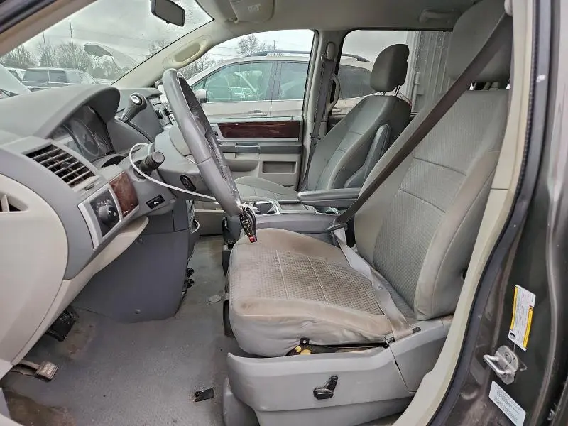 2010 CHRYSLER TOWN & COUNTRY TOURING  