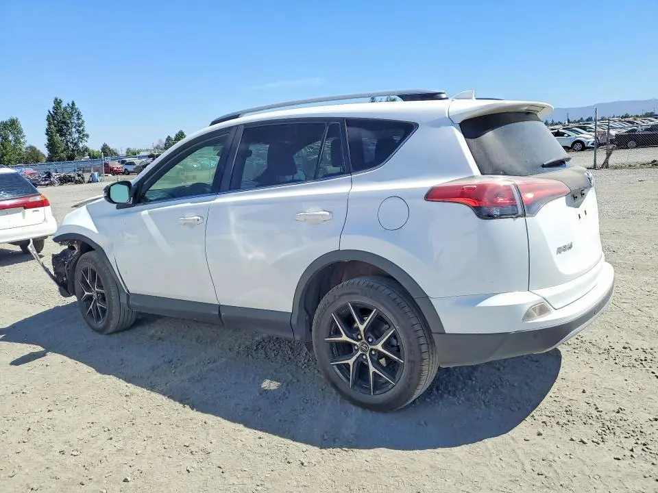 2018 TOYOTA RAV4 SE  