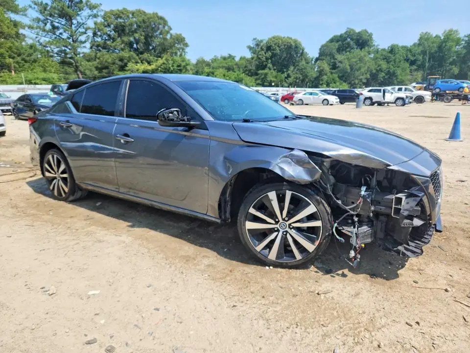 2020 NISSAN ALTIMA SR  