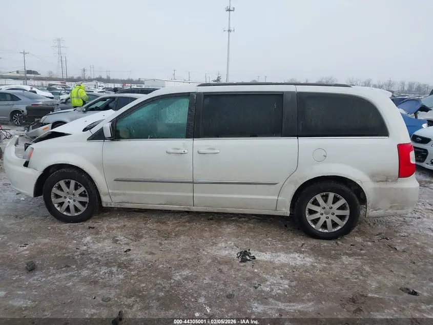 2016 CHRYSLER TOWN & COUNTRY TOURING