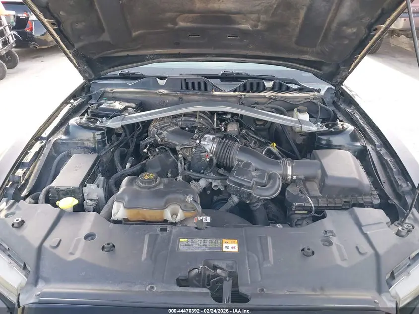 2013 FORD MUSTANG V6