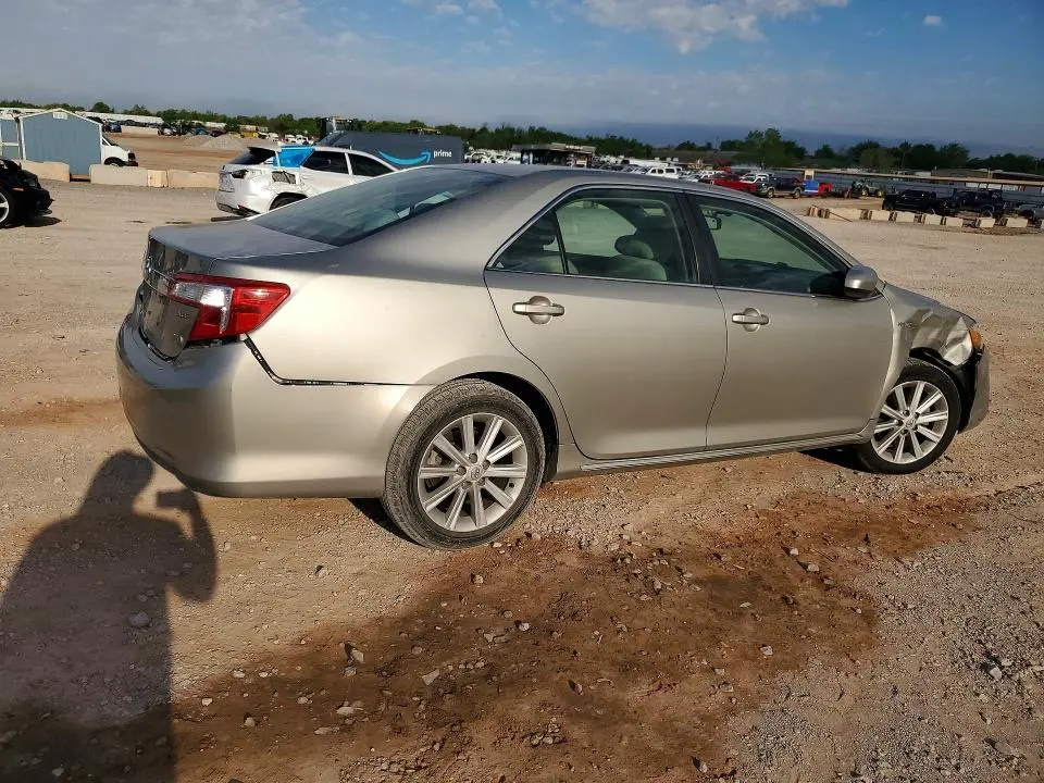 2014 TOYOTA CAMRY XLE  