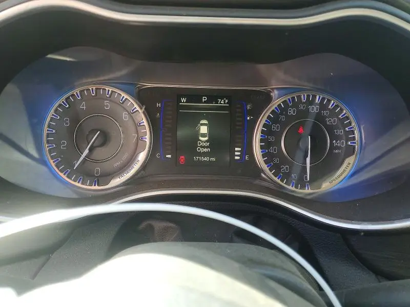 2016 CHRYSLER 200 LIMITED  
