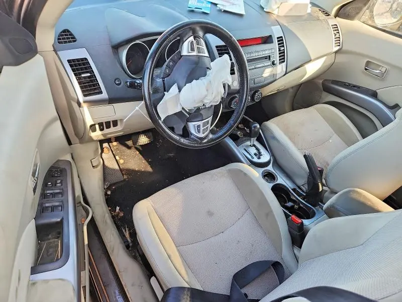 2012 MITSUBISHI OUTLANDER SE  
