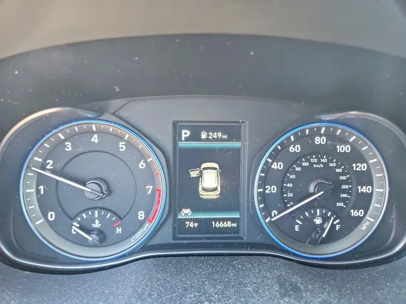 2021 HYUNDAI KONA SEL PLUS  