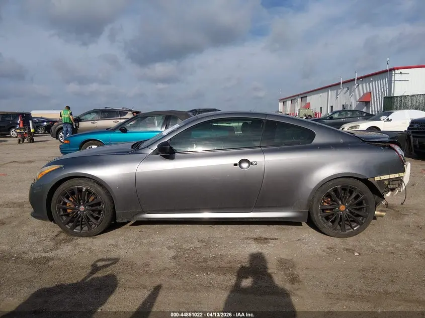 2011 INFINITI G37 JOURNEY