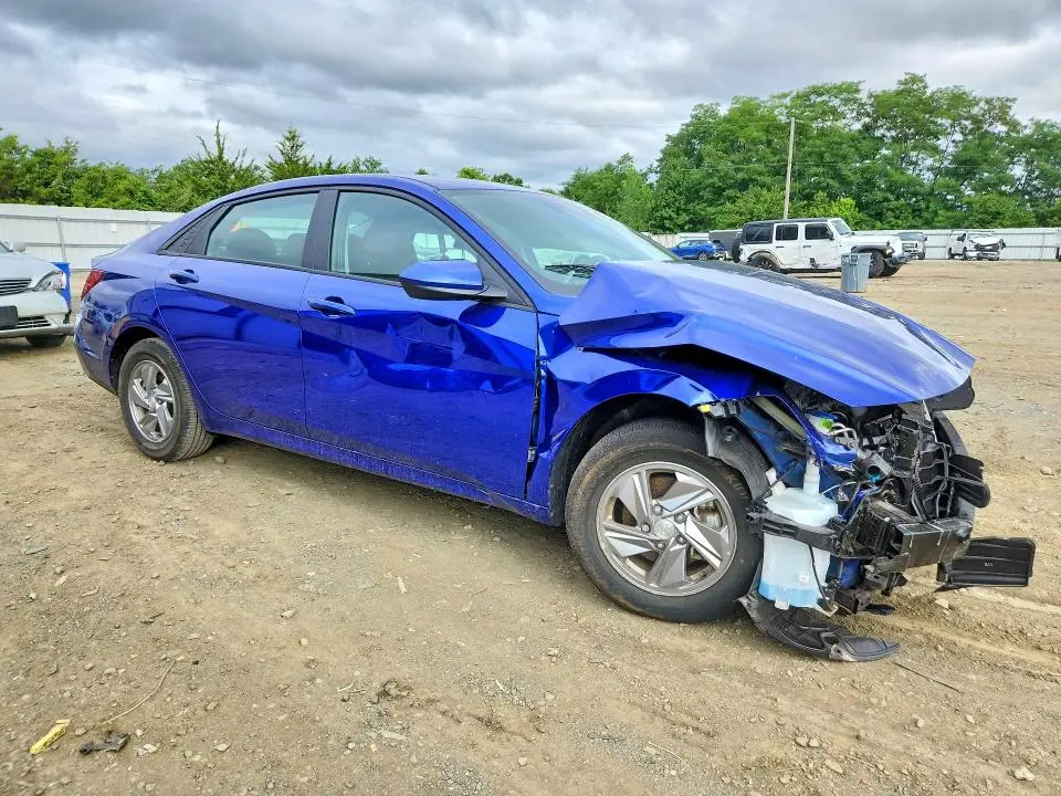 2024 HYUNDAI ELANTRA SE  