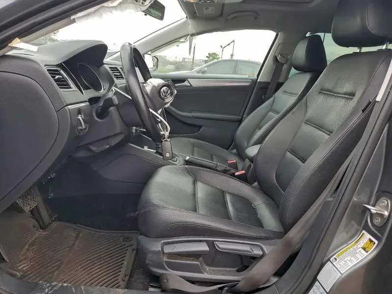 2017 VOLKSWAGEN JETTA SE  