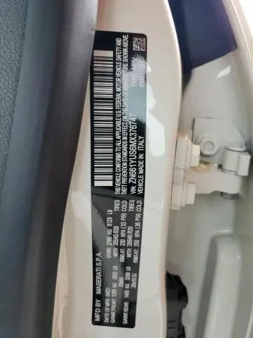 2021 MASERATI LEVANTE S SPORT  