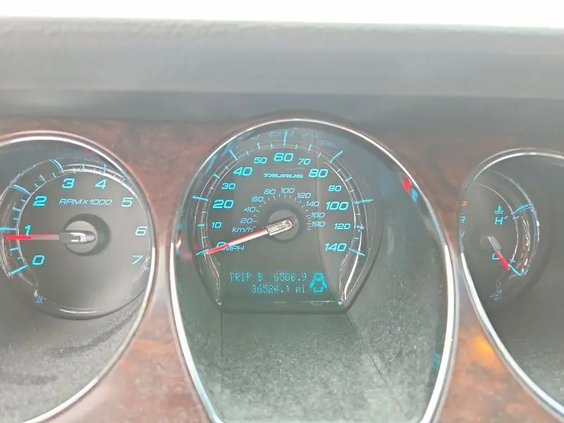 2010 FORD TAURUS SEL  
