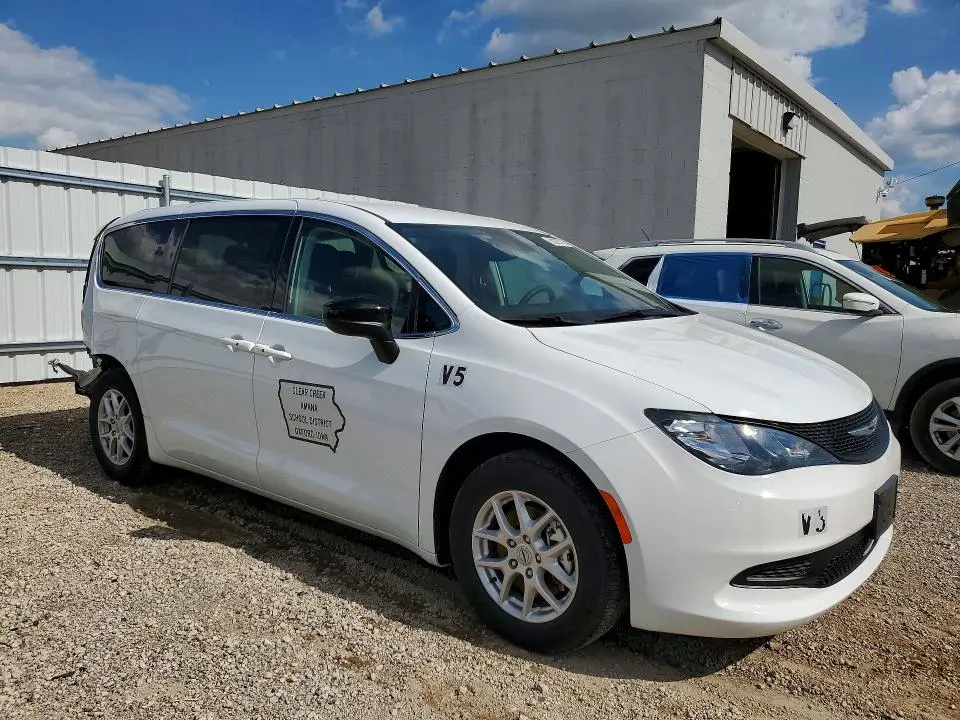 2024 CHRYSLER VOYAGER LX  