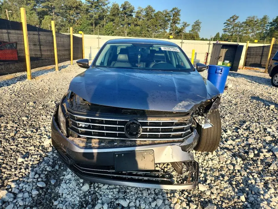 2017 VOLKSWAGEN PASSAT R-LINE  