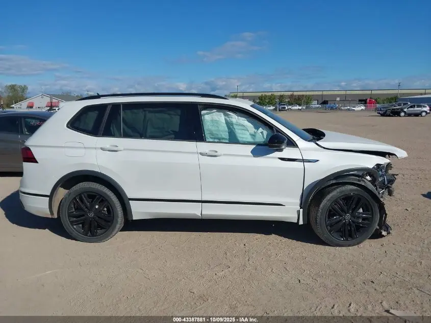 2022 VOLKSWAGEN TIGUAN SE R-LINE BLACK