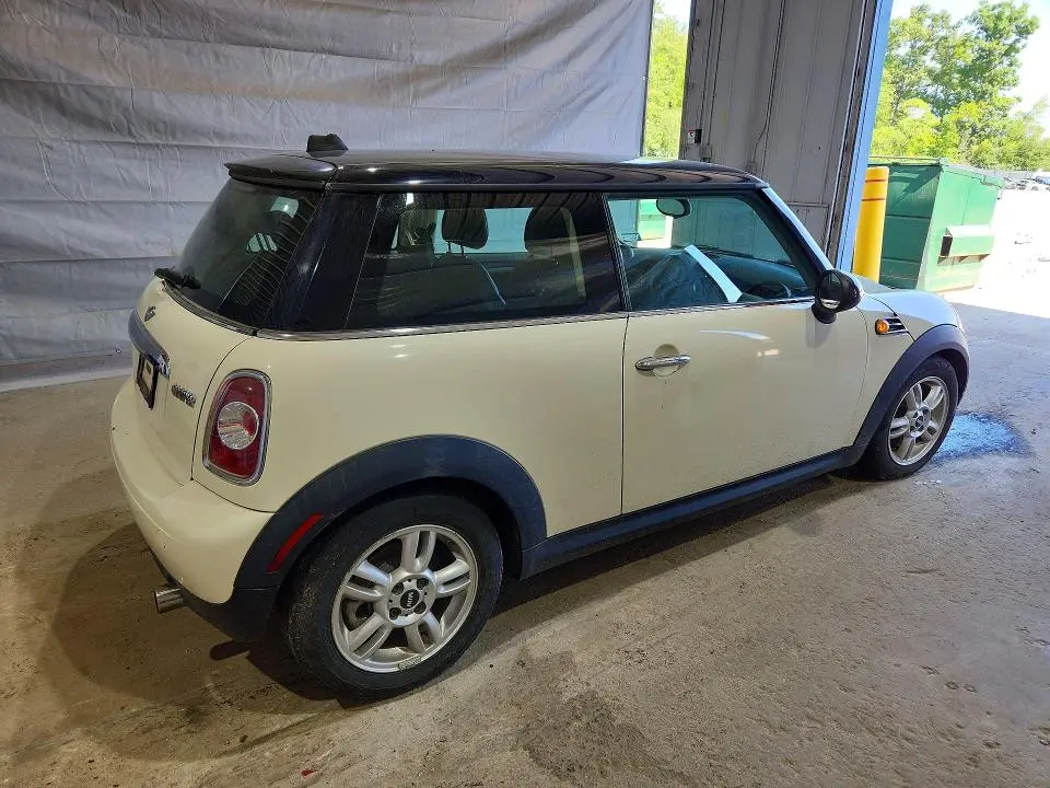 2013 MINI COOPER   