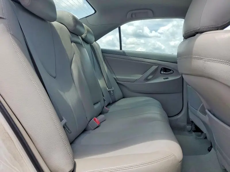 2011 TOYOTA CAMRY LE  