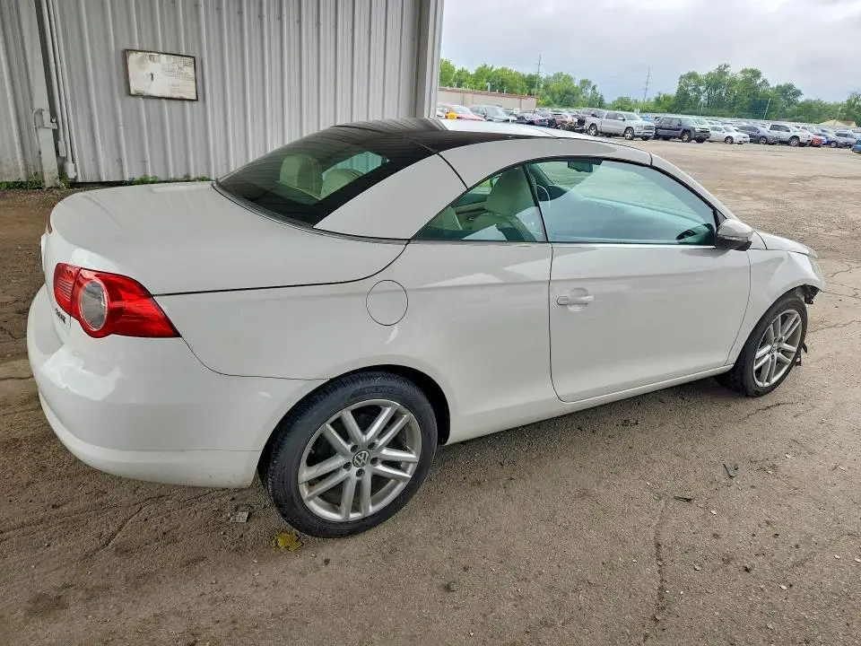 2010 VOLKSWAGEN EOS LUX  