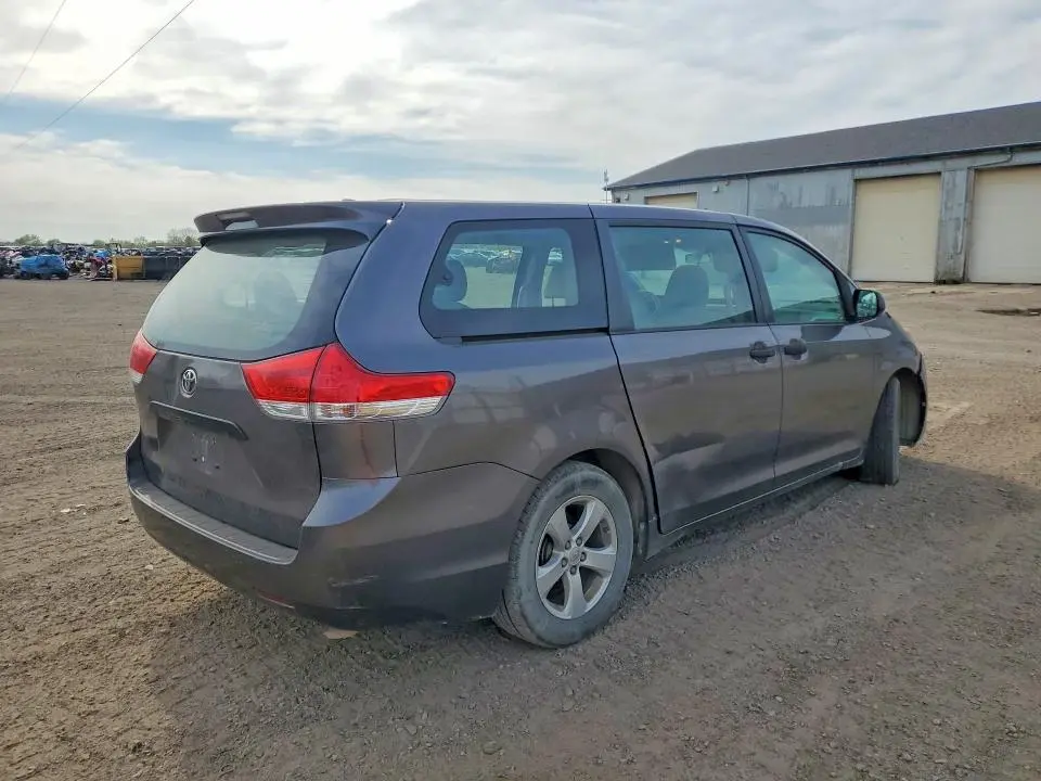 2014 TOYOTA SIENNA L 7-PASSENGER  
