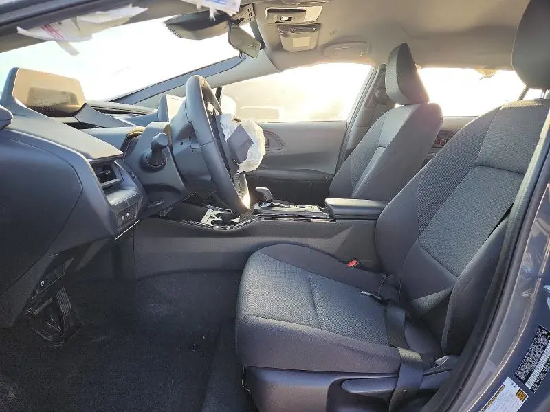 2023 TOYOTA PRIUS LE  