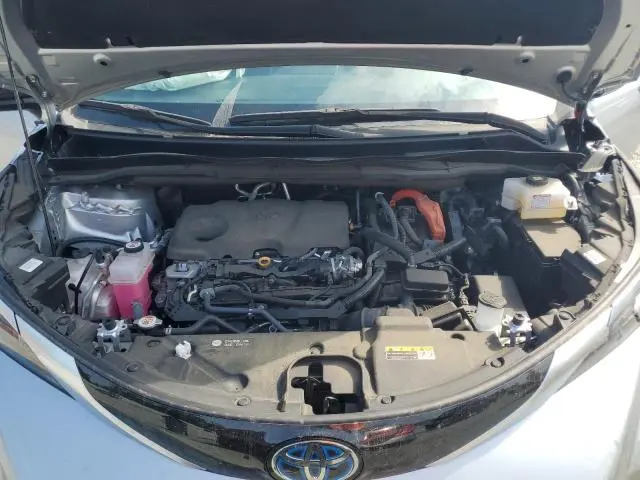 2022 TOYOTA SIENNA XSE  