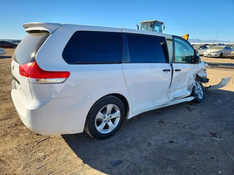 2014 TOYOTA SIENNA   