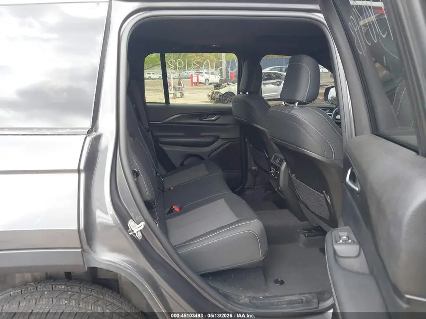 2024 JEEP GRAND CHEROKEE LAREDO X 4X4