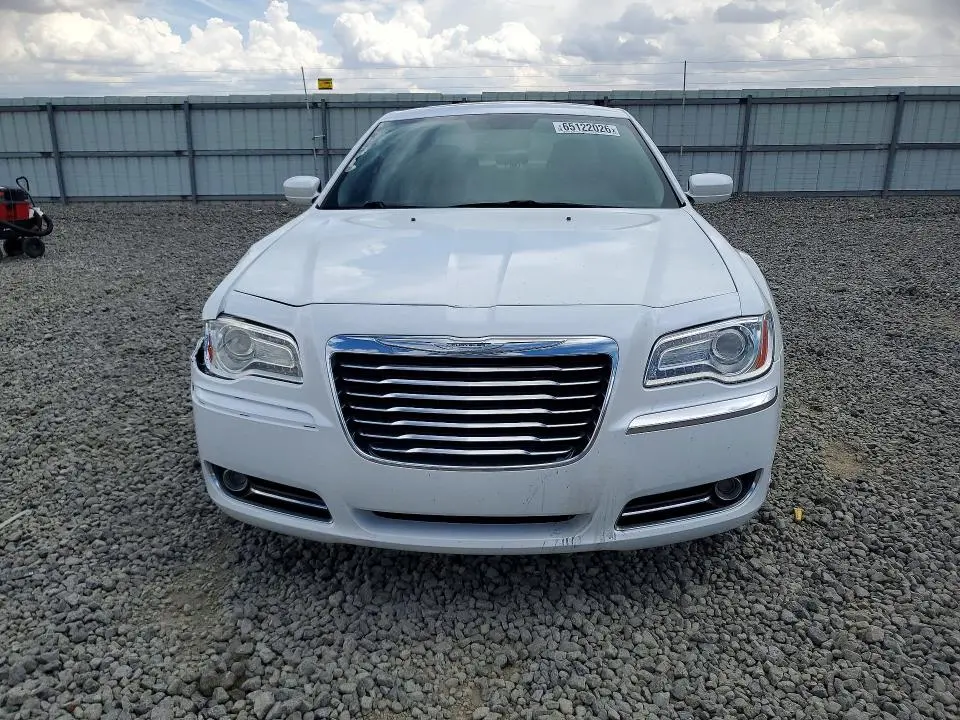 2013 CHRYSLER 300   