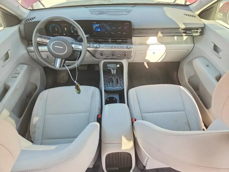 2025 HYUNDAI KONA SE  