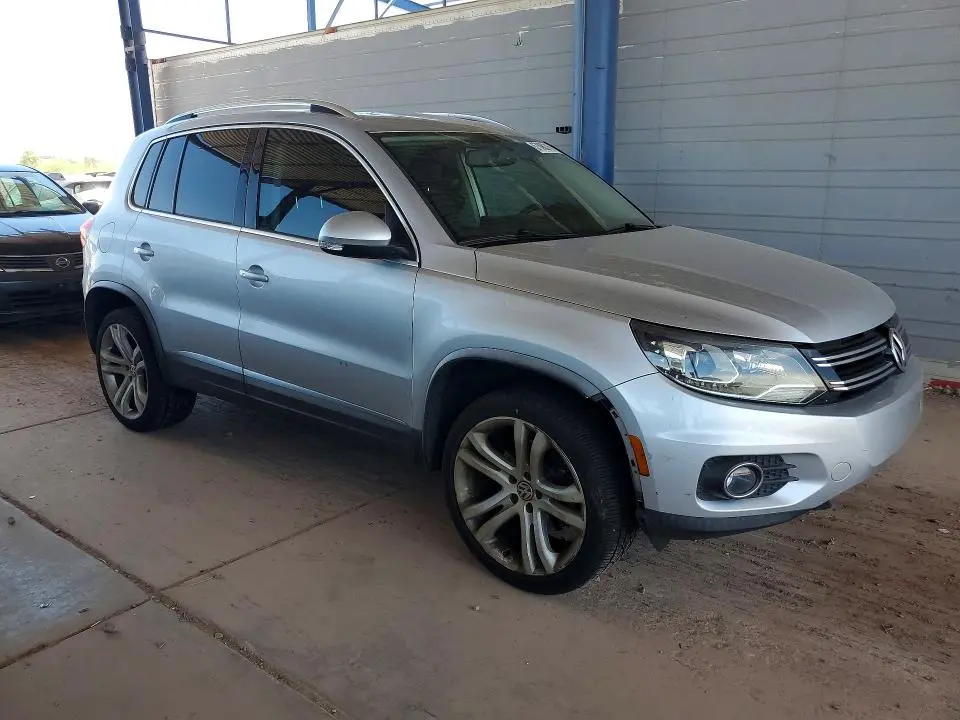 2016 VOLKSWAGEN TIGUAN S  