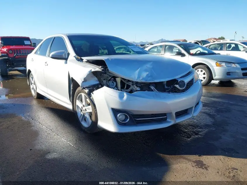 2013 TOYOTA CAMRY SE