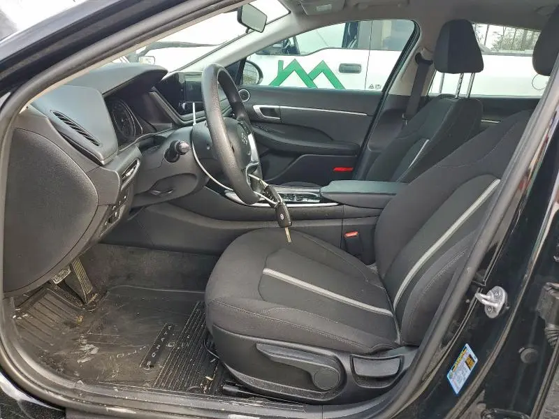 2023 HYUNDAI SONATA SE  