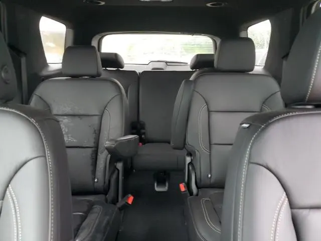 2023 CHEVROLET TRAVERSE LT  