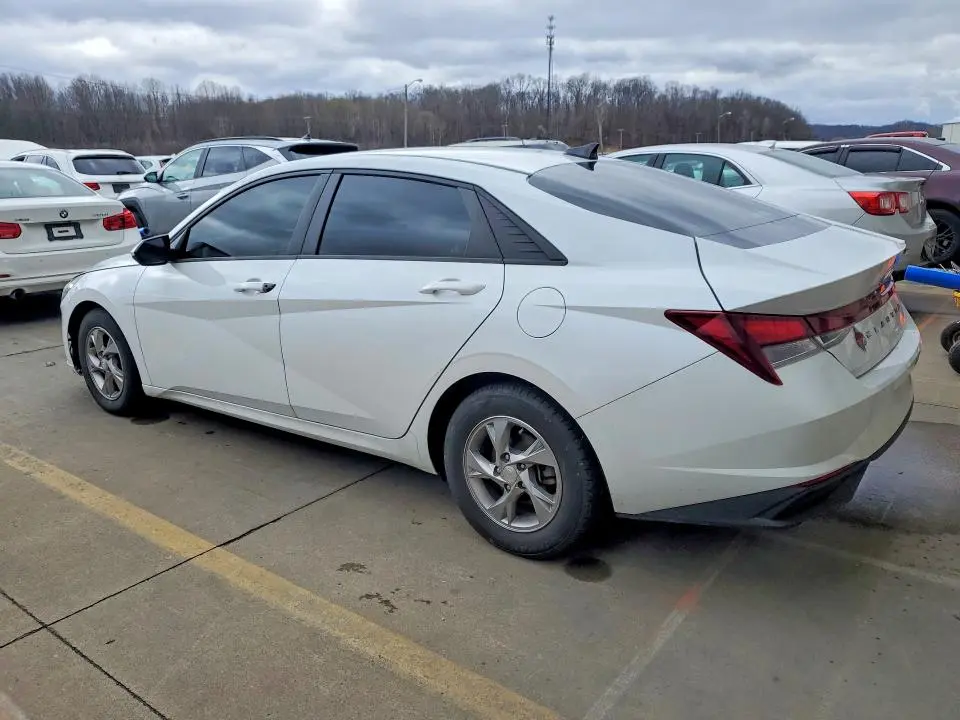 2021 HYUNDAI ELANTRA SE  