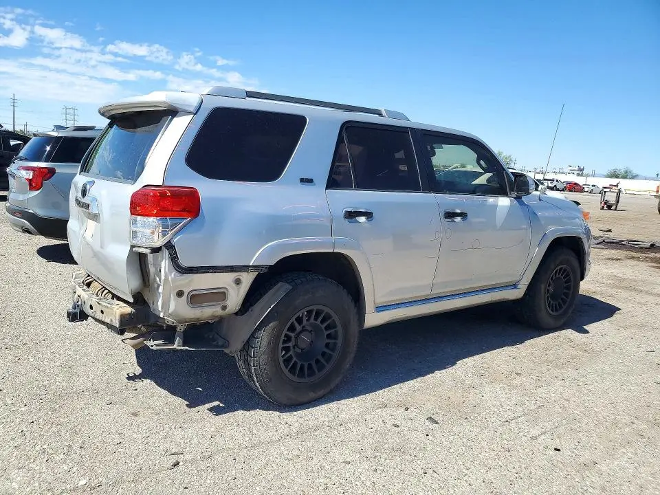 2010 TOYOTA 4RUNNER SR5  