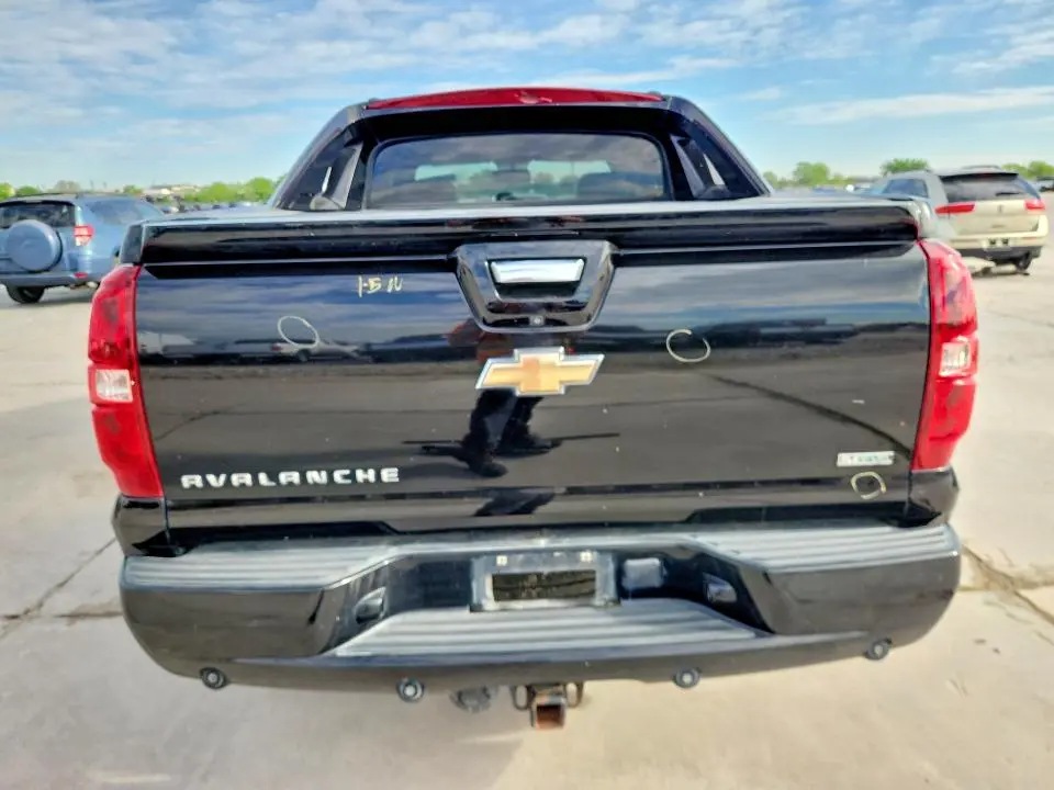 2011 CHEVROLET AVALANCHE LT  