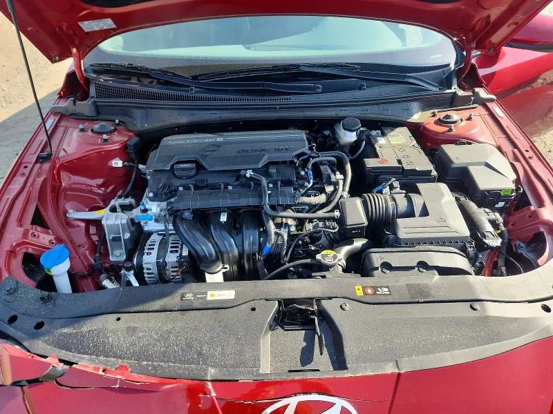 2025 HYUNDAI ELANTRA SE  