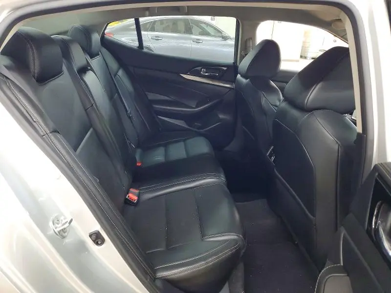 2023 NISSAN MAXIMA SV  