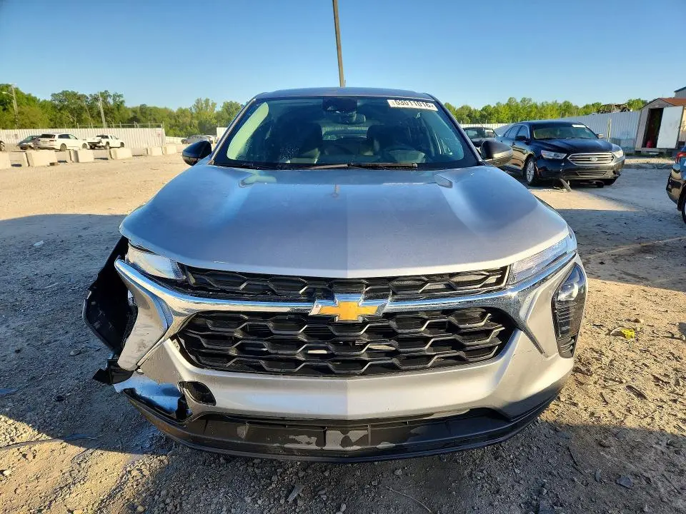 2025 CHEVROLET TRAX LS  
