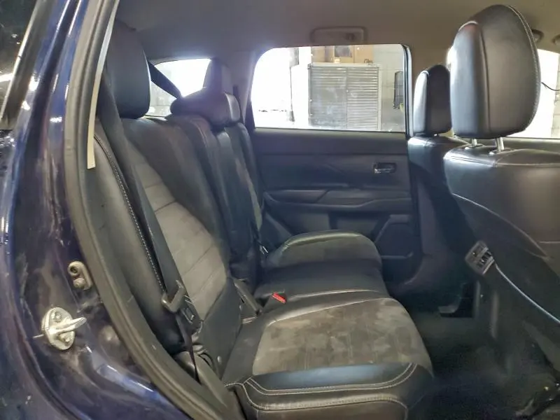 2019 MITSUBISHI OUTLANDER SE  